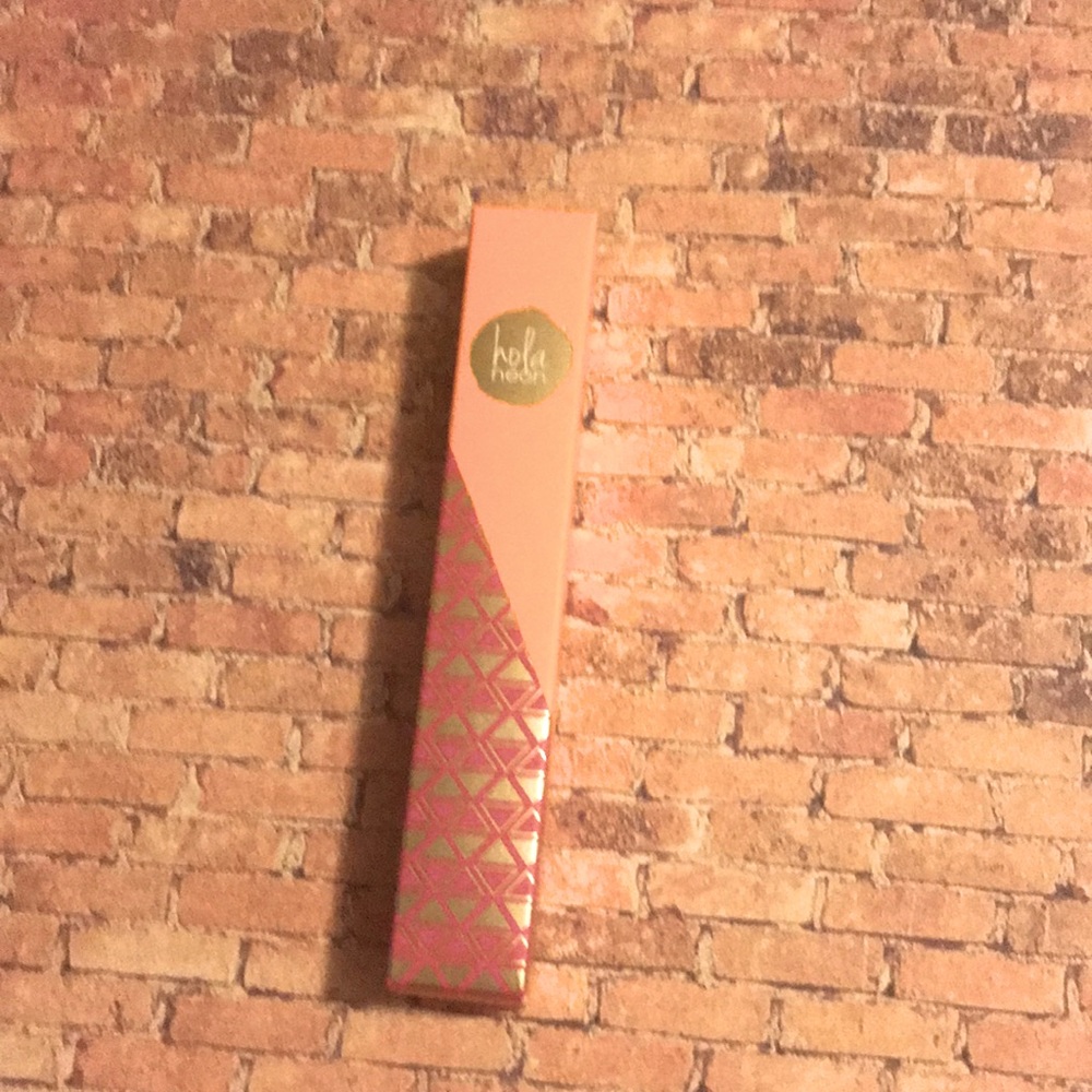 Lipstick- velvet liquid lipstick